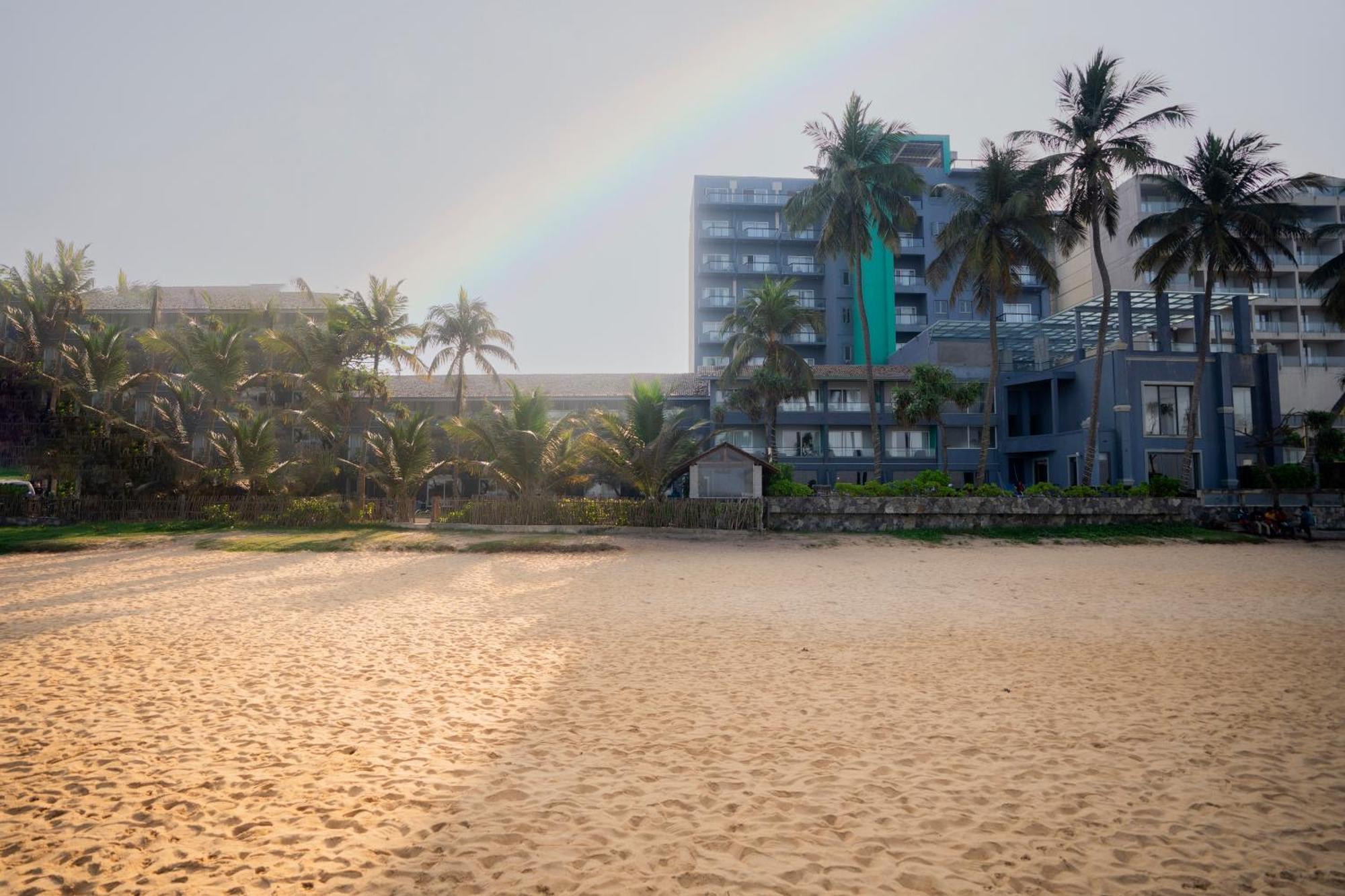 Hotel Earl'S Regent Negombo Exterior foto